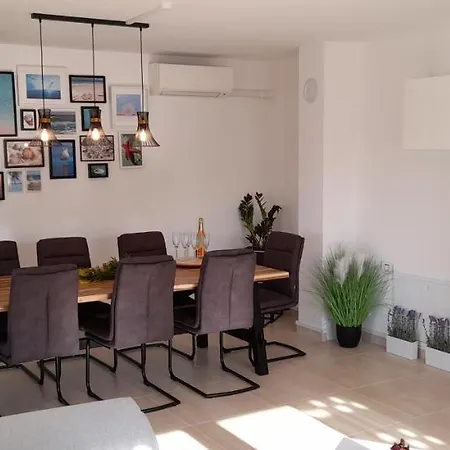 House Emjalemi Apartment *