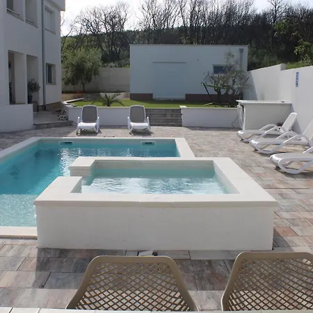 House Emjalemi Apartamento Pula