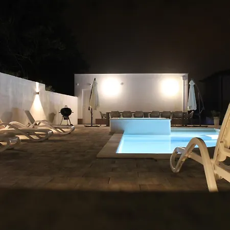 House Emjalemi Apartamento