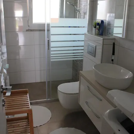 House Emjalemi Daire *