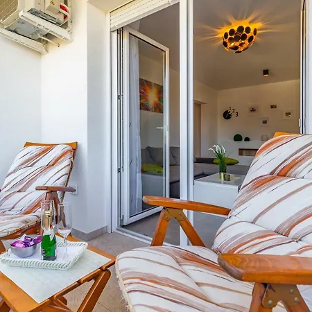 House Emjalemi * Pula