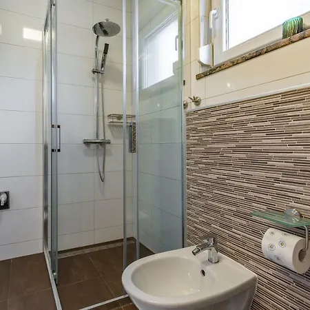 House Emjalemi Daire Pula