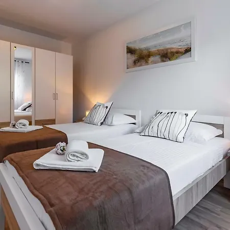 House Emjalemi Apartamento Pula