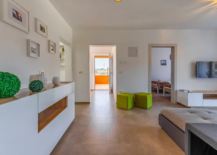 House Emjalemi *