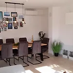 House Emjalemi Διαμέρισμα *