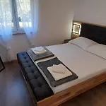 House Emjalemi Διαμέρισμα