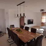 House Emjalemi Διαμέρισμα
