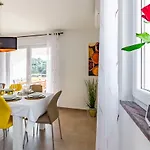 House Emjalemi *