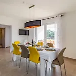 House Emjalemi Διαμέρισμα Πούλα