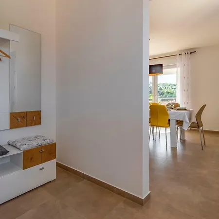 House Emjalemi Apartament Pula