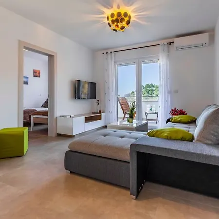 House Emjalemi Apartament