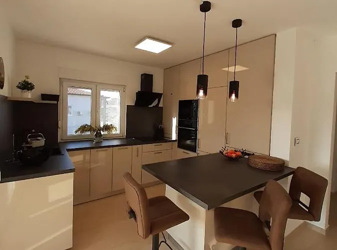 House Emjalemi Lejlighed *