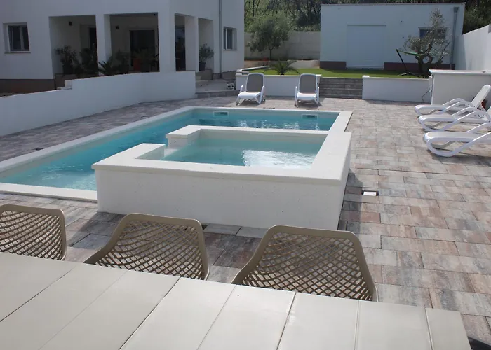 House Emjalemi * Pula