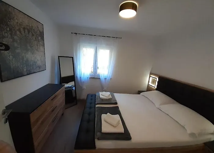 House Emjalemi Апартаменты Пула