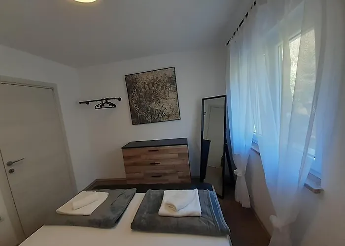 Апартаменты House Emjalemi *