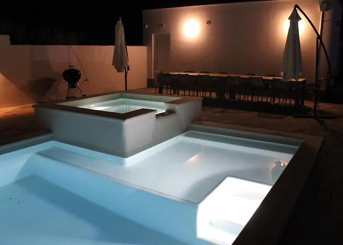 House Emjalemi Пула