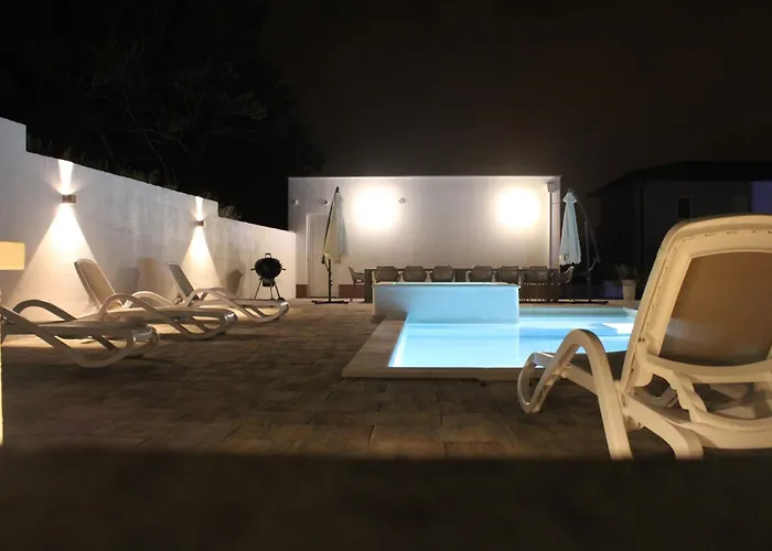 House Emjalemi Апартаменты