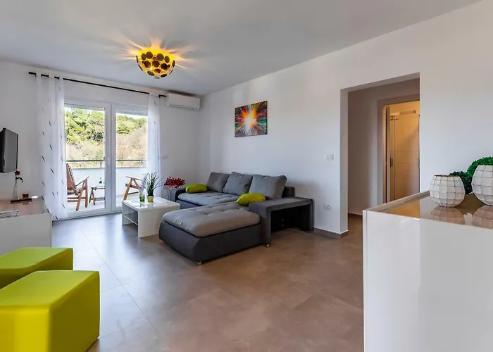 House Emjalemi Апартаменты Пула