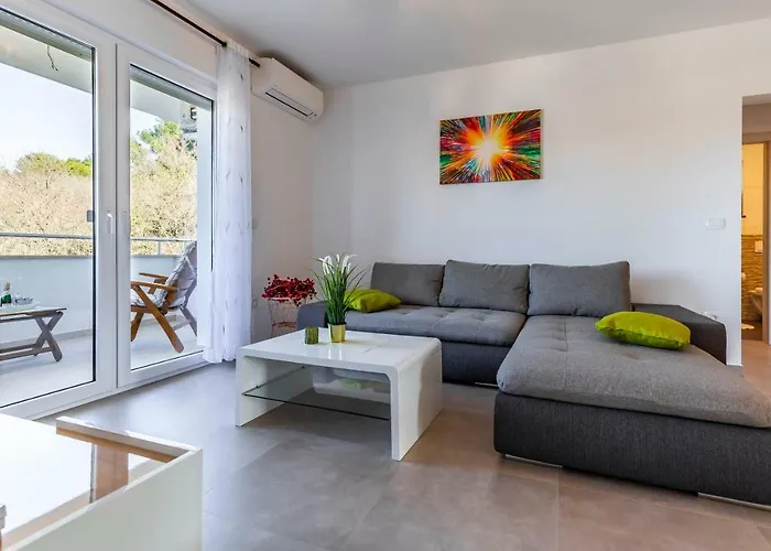 Апартаменты House Emjalemi *