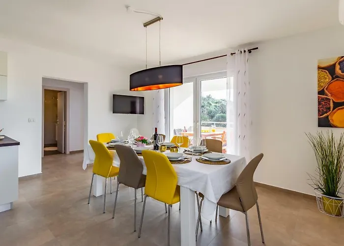 House Emjalemi Апартаменты Пула