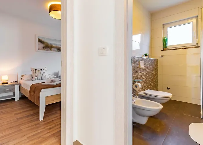 House Emjalemi Апартаменты Пула